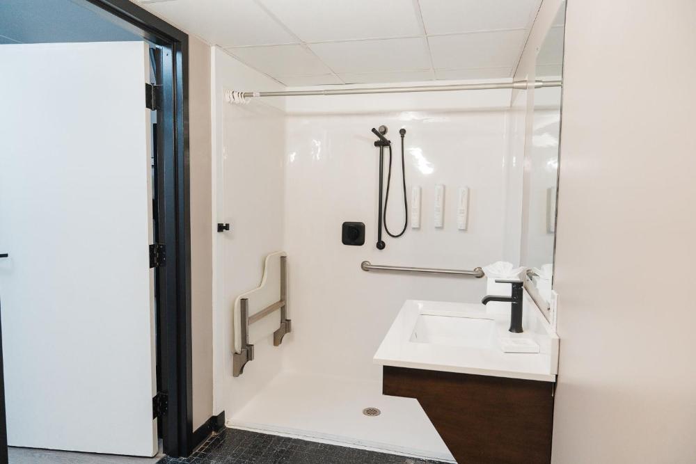 Double Room - Disability Access at Cartoon Network Hotel, photo 3